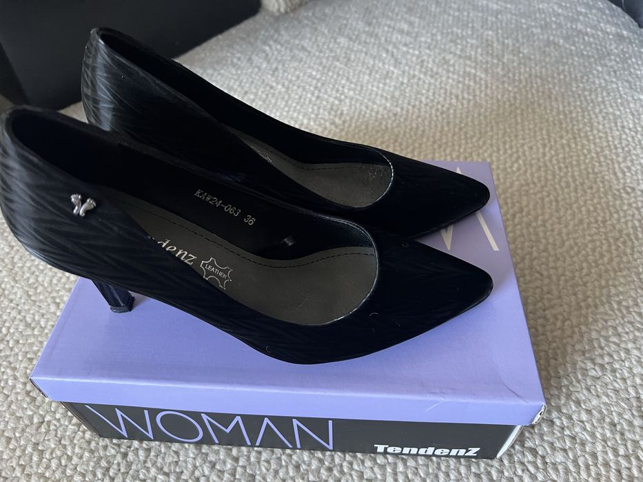 Официални обувки на ток Тенденз