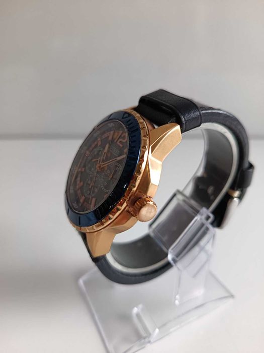Часовник за мъже Guess W0485G1 Maverick