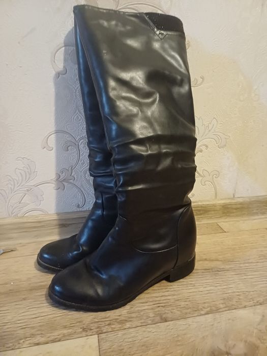 Продам зимние сапоги