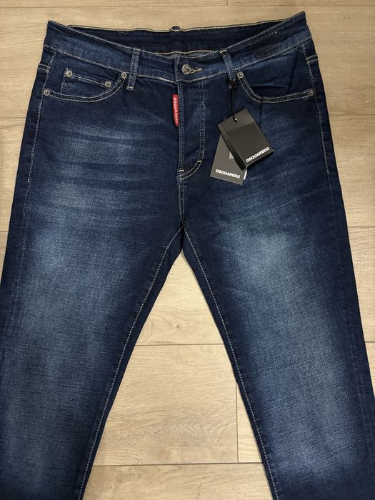 Blugi Dsquared 2 , noi cu eticheta
