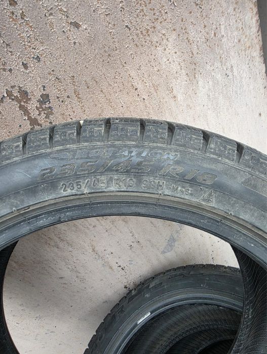 Pirelli Ice Zero 235/45 R18 98H