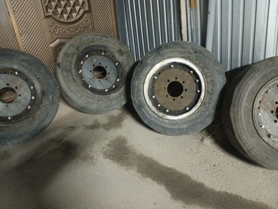Шины на ПТС 4, срочно