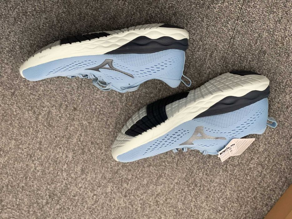Mizuno Обувки за бягане Wave Revolt 2, 40 EU