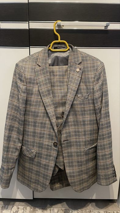 Costum barbatesc marimea 46