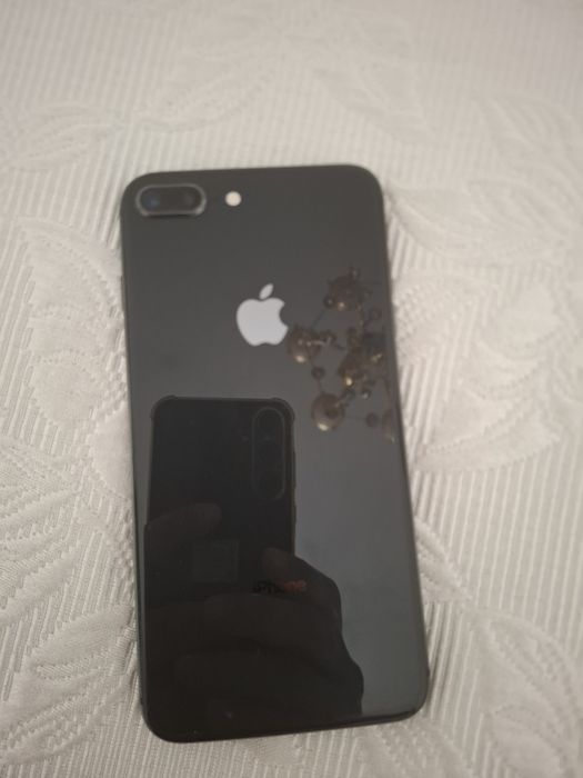 Продам iPhone 8+, 64Gb,