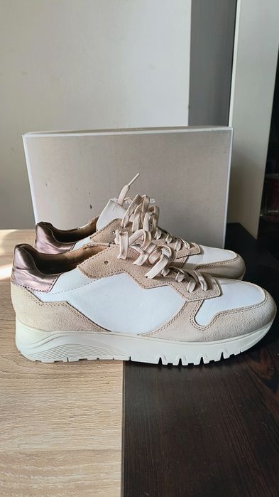 Чисто нови маратонки Tamaris – естествена кожа, 41 номер (от Париж)