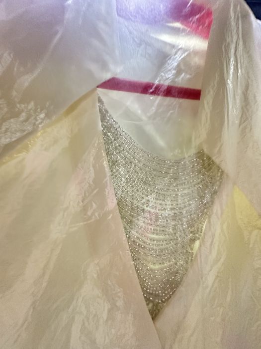 Kofta m razmer 400 minga olingan 1 marta kiyilgan pul kerakligi un……..