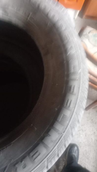 Продаётся резина на  легковушку
