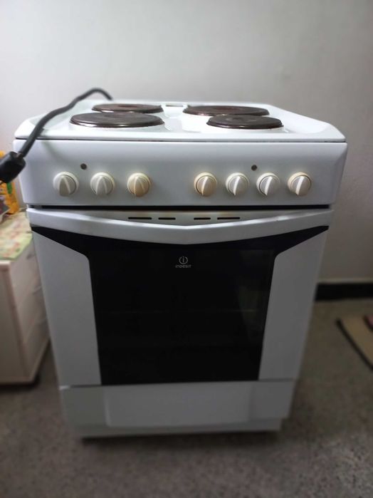 Готварска печка indesit