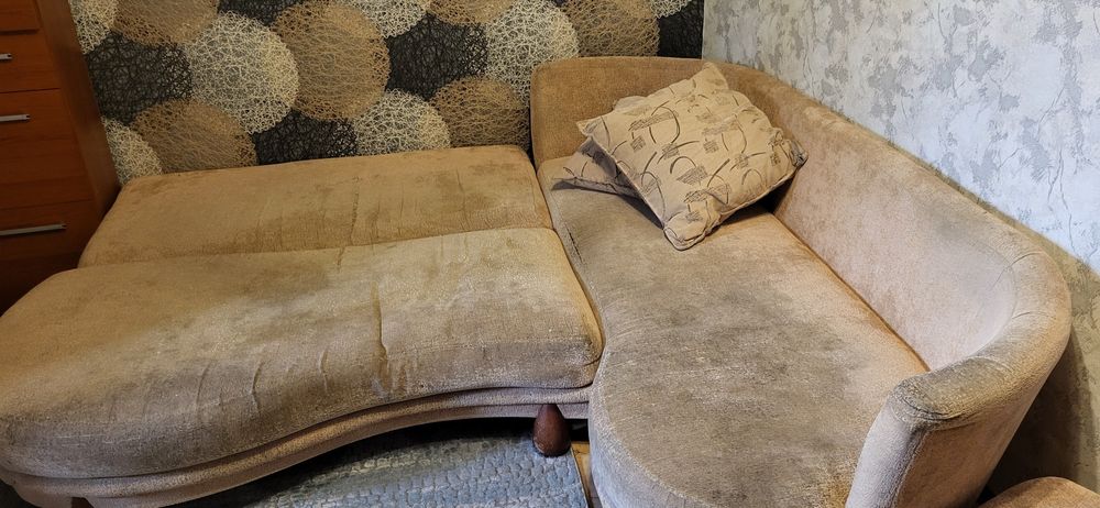 Отдам диван бесплатно.