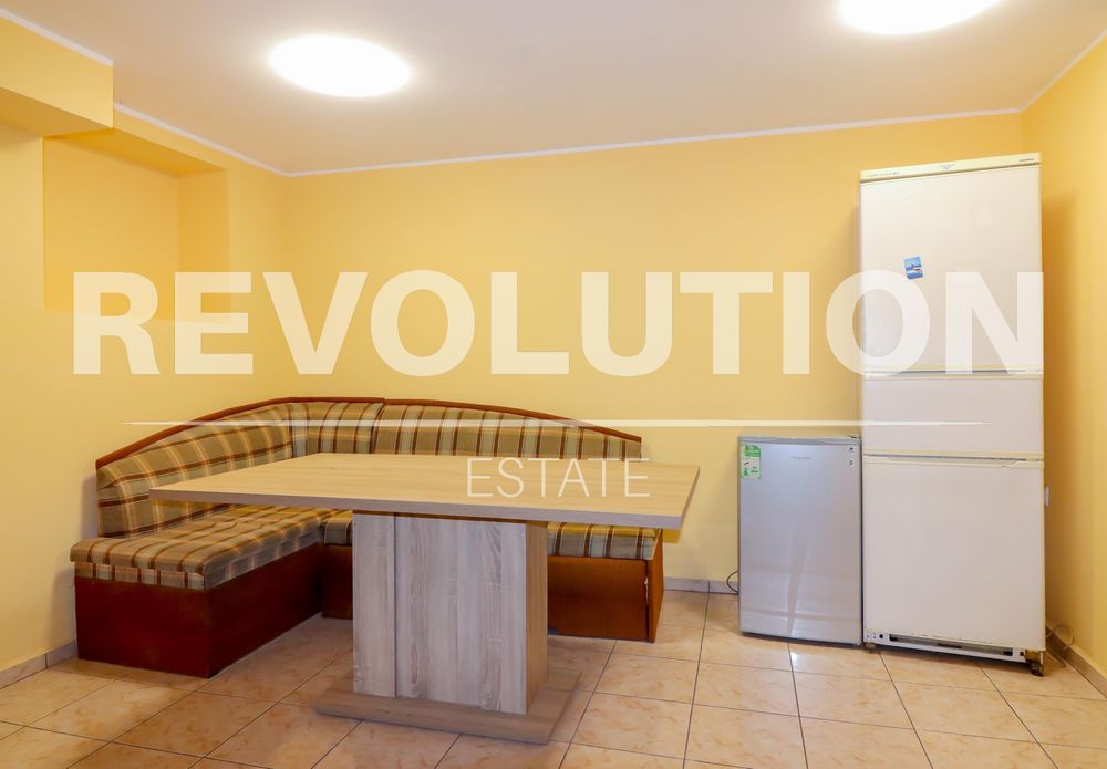 Дава се под наем Двустаен апартамент в Варна, Трошево - 50 кв.м за 375 € - Снимка #1