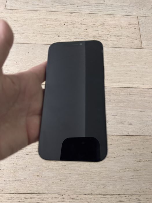 Vand iphone 12 +incarcator