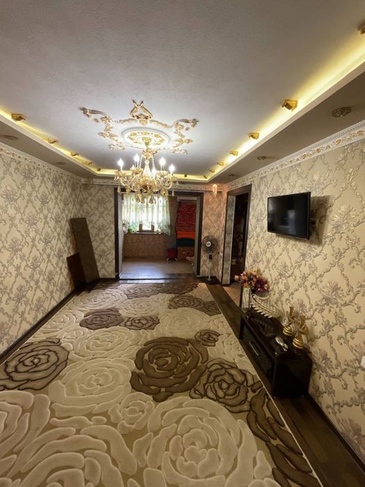 Продаеться квартира в городе Ахангаран