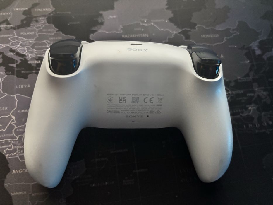 Controler ps5 alb