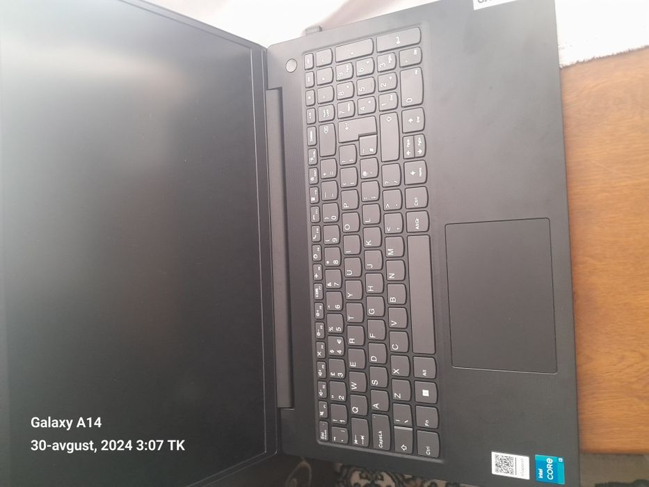 Noutbuk yangi hali iwlatilmagan