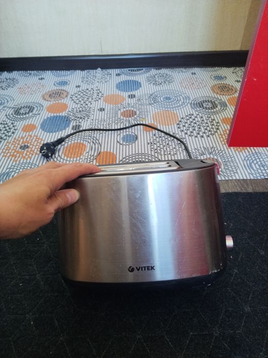 Продам тостер Vitek