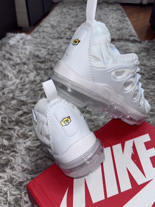 Vapormax plus albi NOI, marimea 46!!