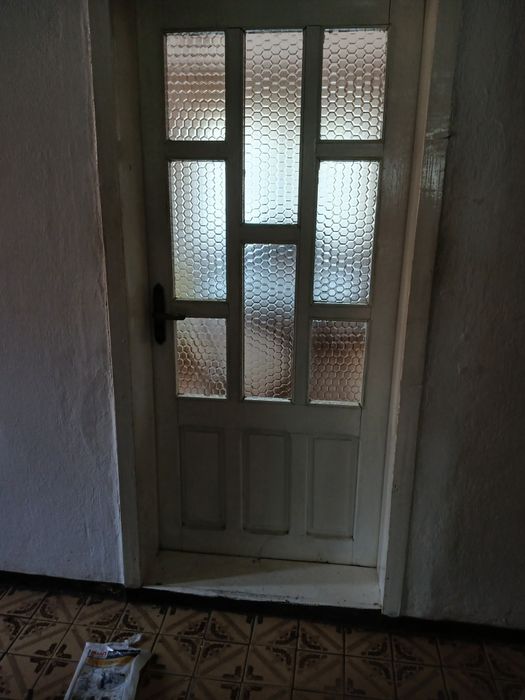 Vand usa din lemn masiv