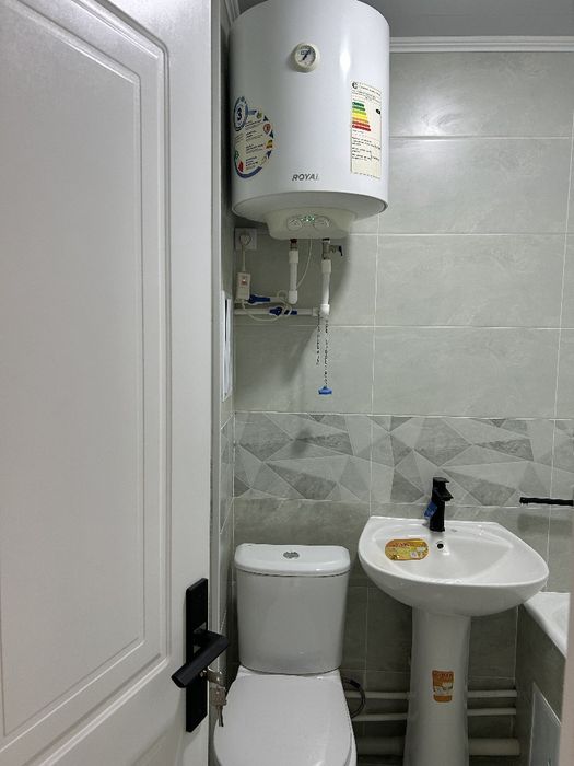 Продается 2 комнатная квартира в 8 микрорайоне