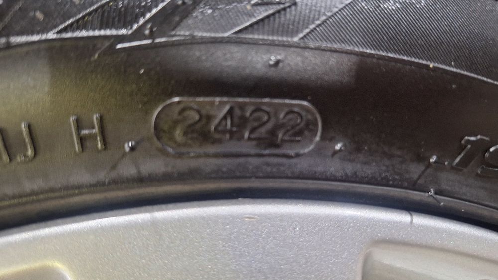 Зимние шины,диски Hyundai accent