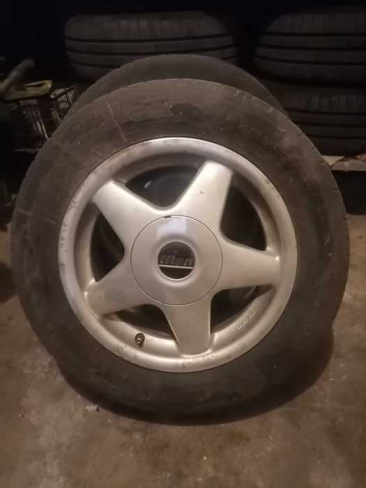 Продавам джанти за Peugeot 405