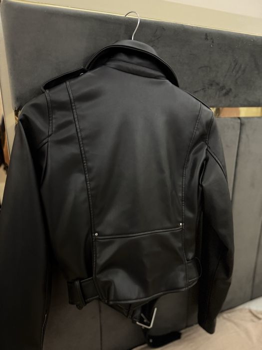 Дамско яке от Zara