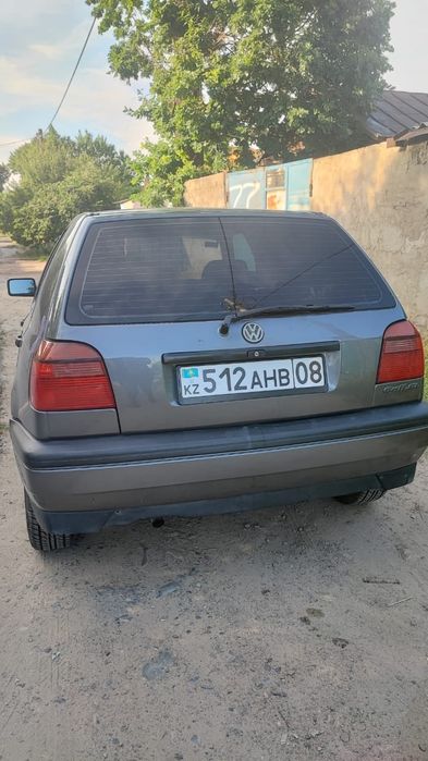 Машина гольф1992 года