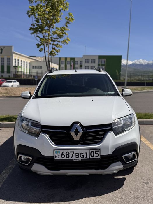 Продам машину Renault sandero