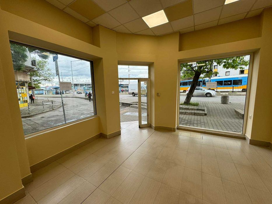 Ъглов магазин под наем с голям човекопоток