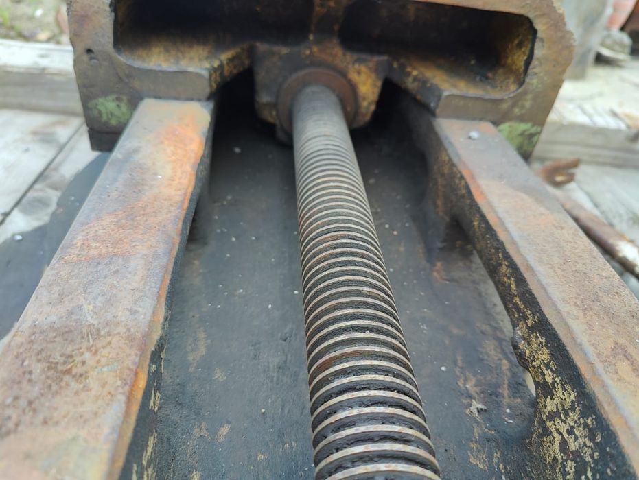 Продам тиски ссср