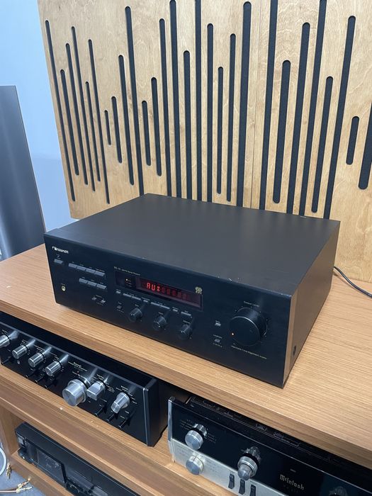 Nakamichi RE 10 amplificator stereo 100W X 2 cu telecomanda