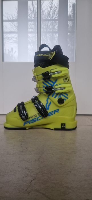 Clapari copii Fischer Ranger 60 JR  - marime 22.5. Conditie buna.