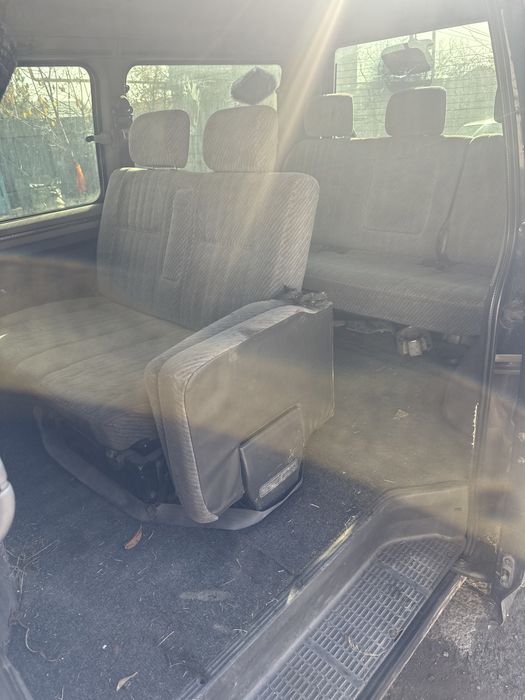 Сиденья на Делику квадрат