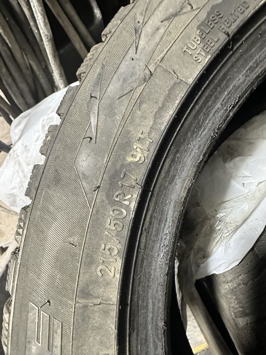 Резина зимняя 215/50/17
