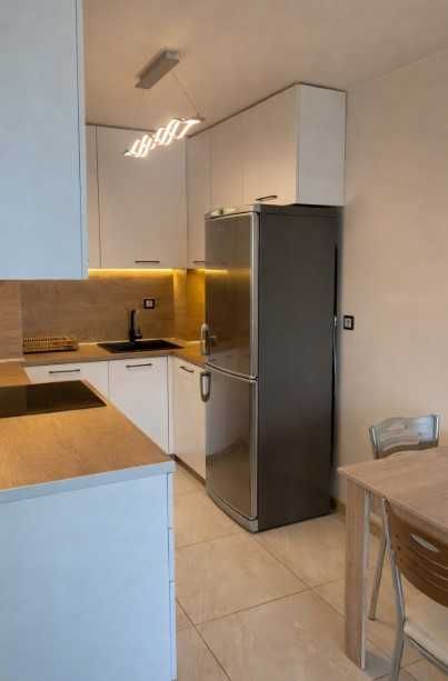 Дава се под наем Тристаен апартамент в София, Редута - 101 кв.м за 846.6 € - Снимка #2