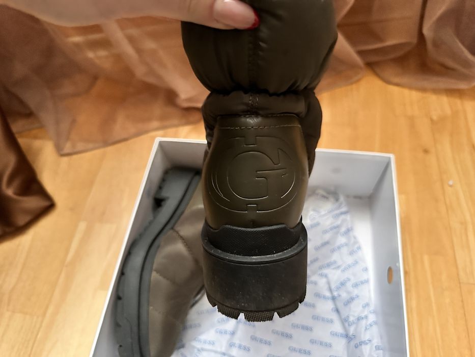 Guess зимни боти