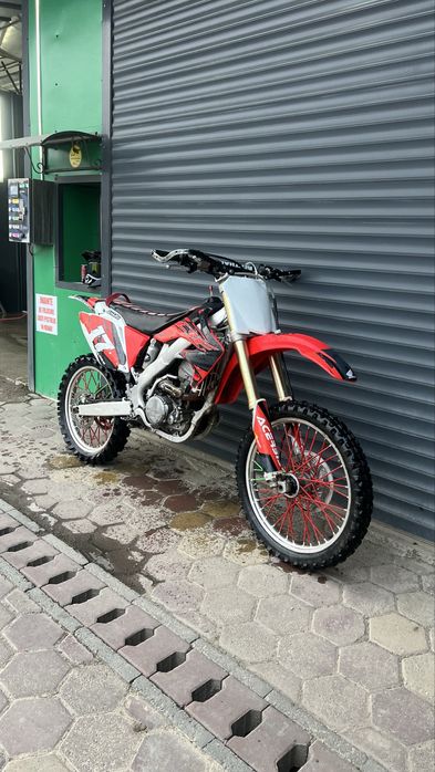 Vând s-au schimb cu ATVHonda CRF 250 R