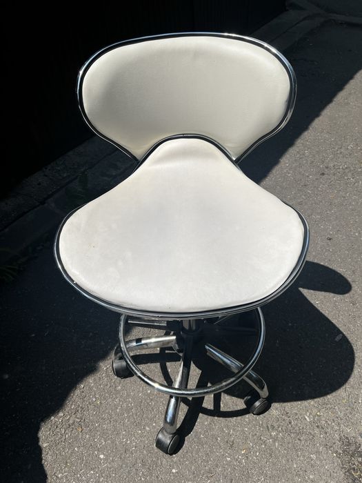 Vand scaun salon