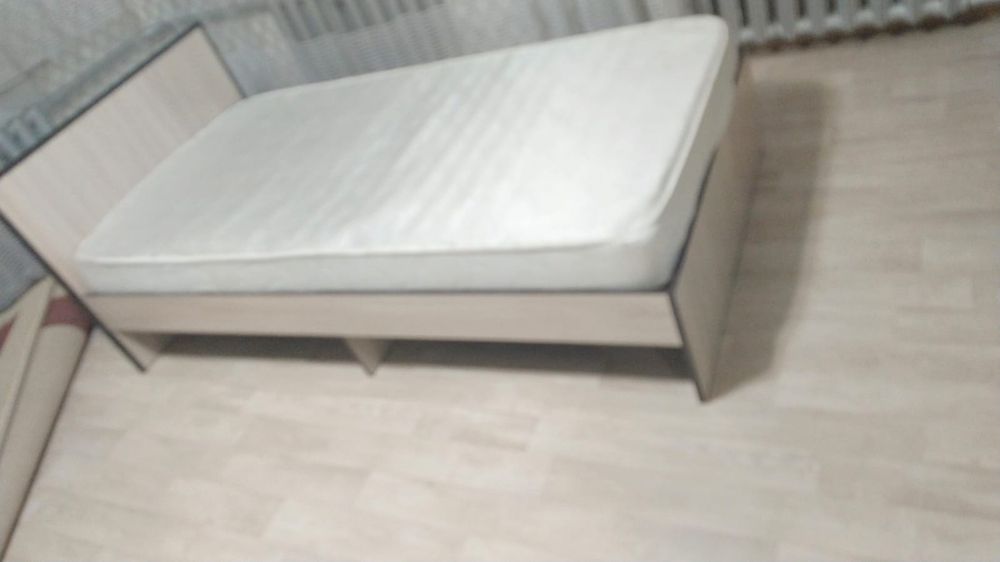 Продам кровать полуторка. 25 000