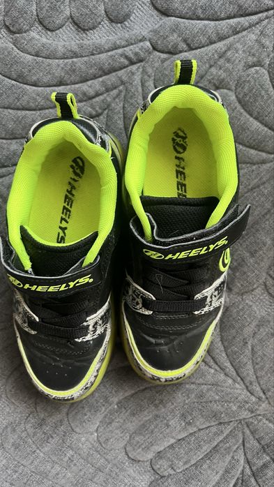 Роликовые кроссовки  размер 33