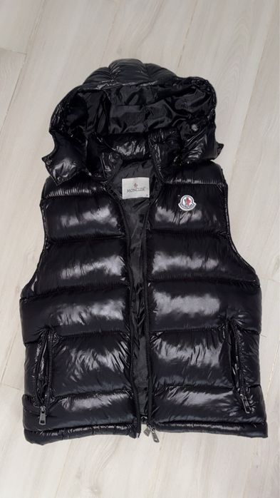 vesta moncler