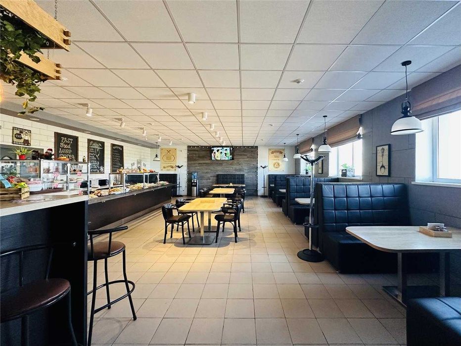 На окраине города предлагаем автокомплекс ПОСТ