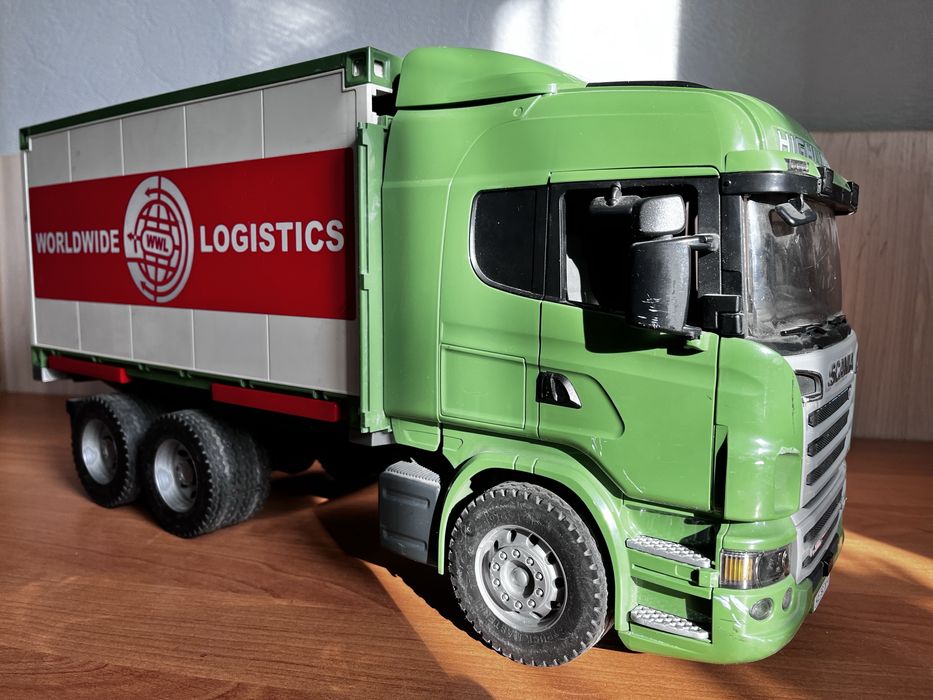 Продам машину BRUDER марка SCANIA модель HighLine