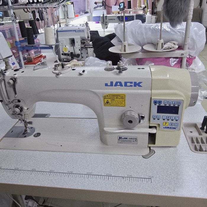 Швейная машинка Jack