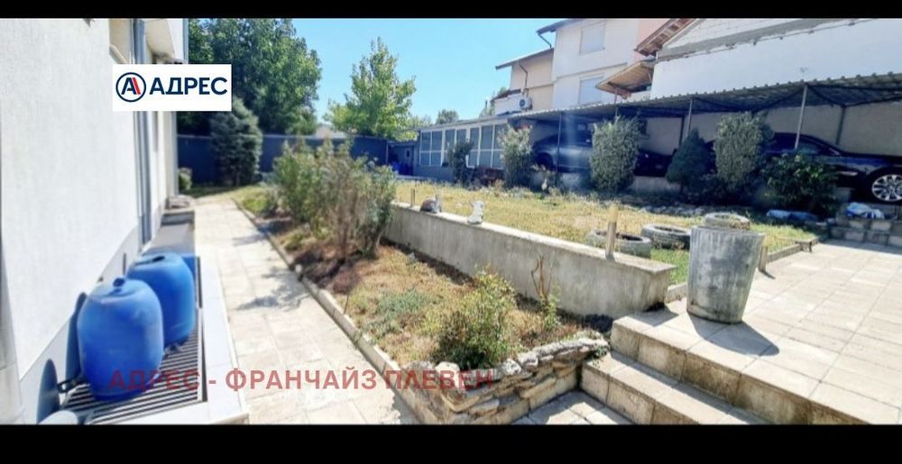 Продава се Къща в Плевен, Сторгозия - 307 кв.м за 1955 €/кв.м - Снимка #2