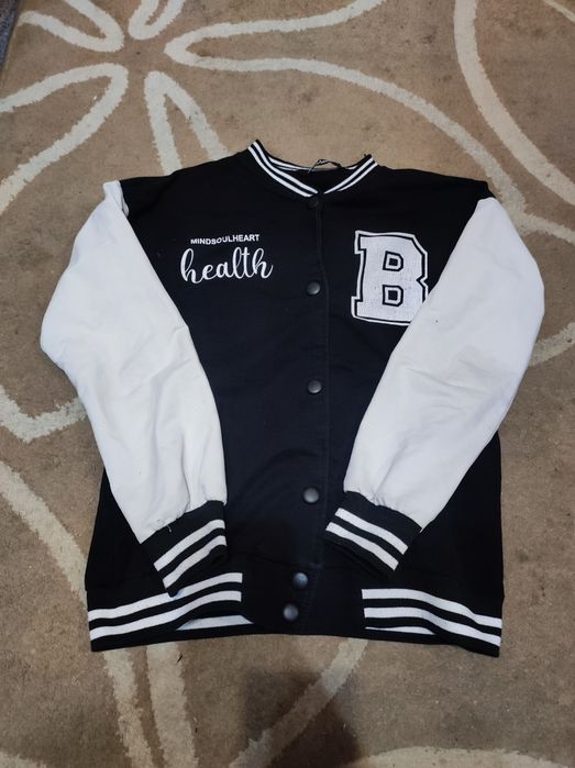 Школа! Одежда на девочку, в отличном состоянии.