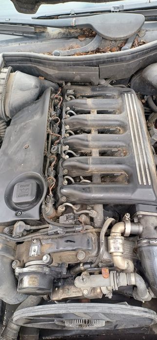 Продавам бмв е39 цяло или на части