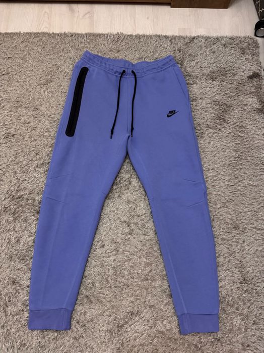 Оригинално мъжко долнище Nike Tech Fleece