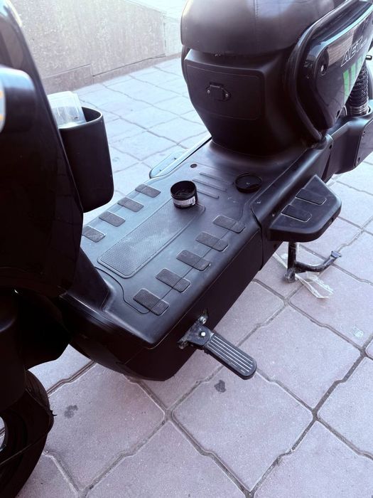 Электроскутер танк 109