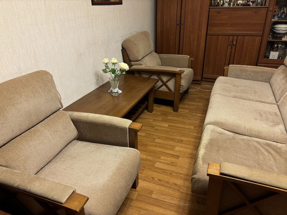 Мягкий уголок и журнальный стол в гостиную, загородный дом, бащу отдых